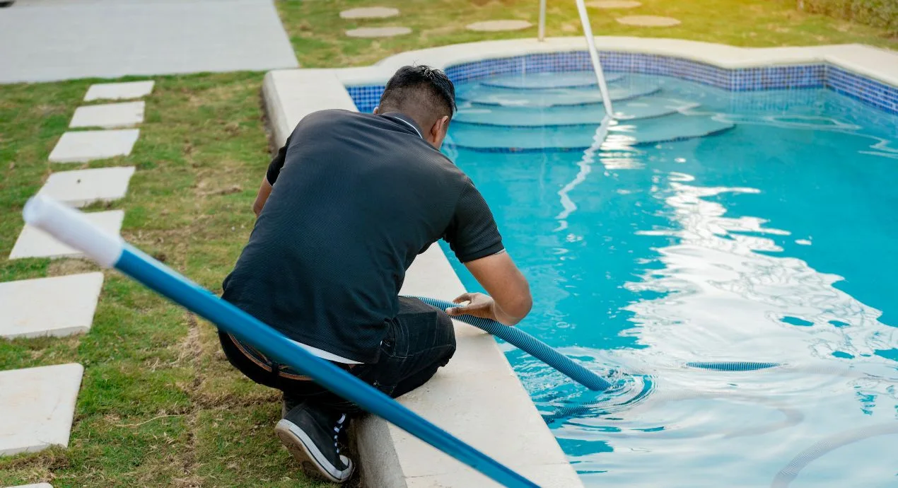 Perawatan Kolam Renang